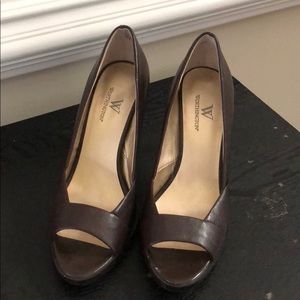 Brown ladies heels. Leather upper. 3 1/2 in. heel